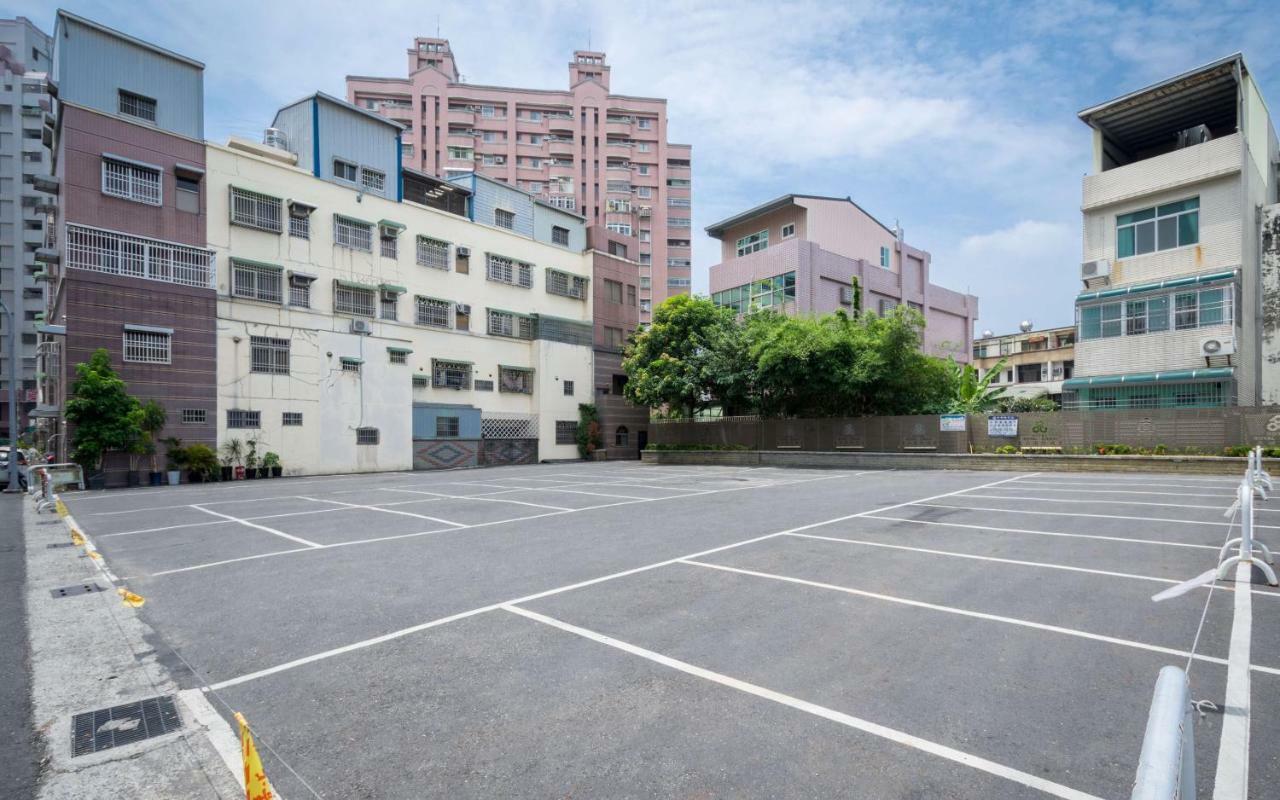 Royal Chiayi Hotel Exteriör bild