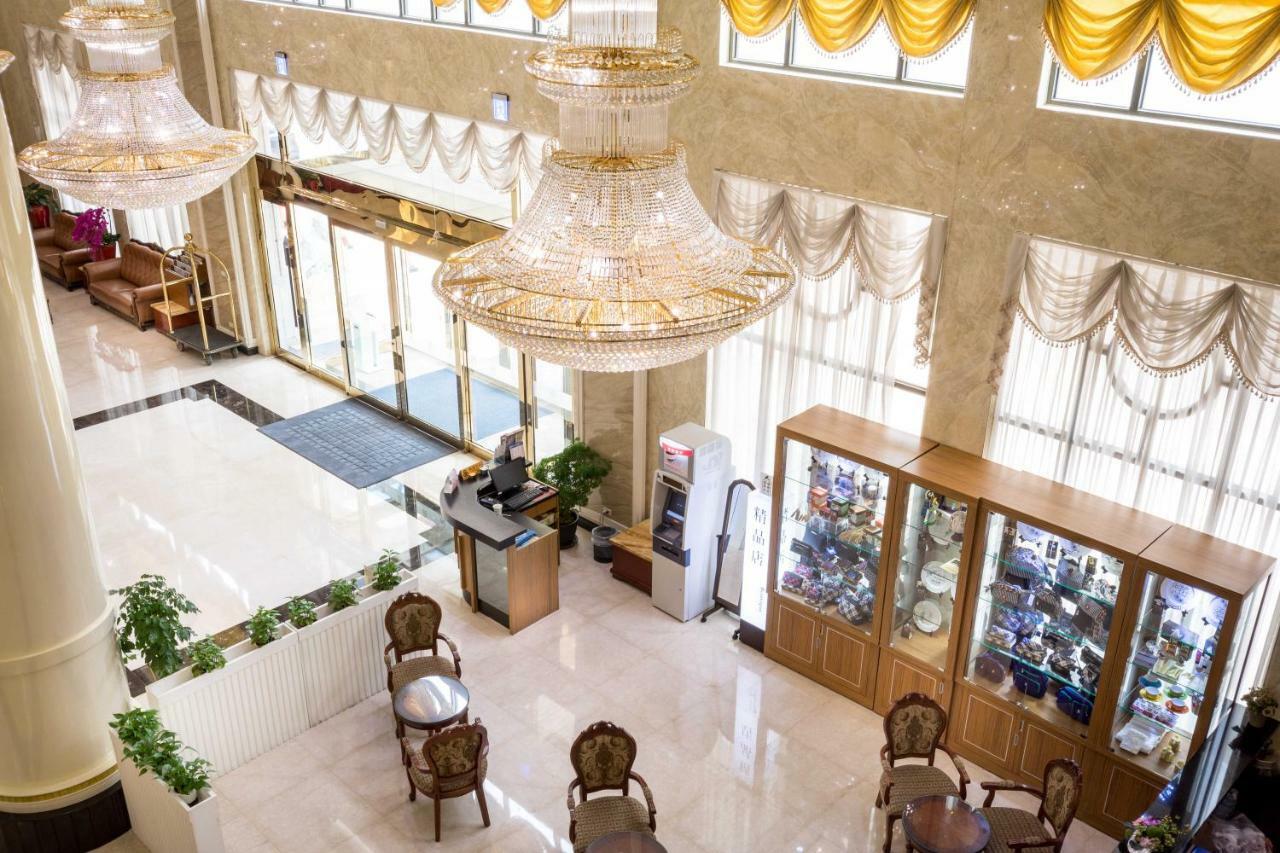 Royal Chiayi Hotel Exteriör bild